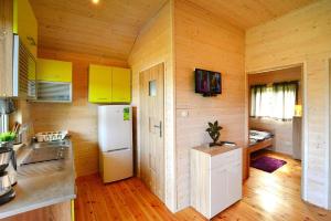 Cottage in Jaros awiec near Heated Pool