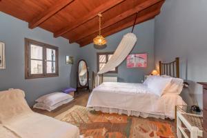 Hekate House, bohemian country house for 4 persons