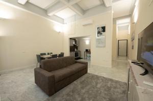 Cavour Rosa Apartment by Mamo Florence