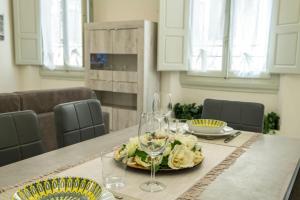 Cavour Rosa Apartment by Mamo Florence