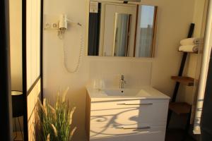 Hotels Hotel Riviere : photos des chambres