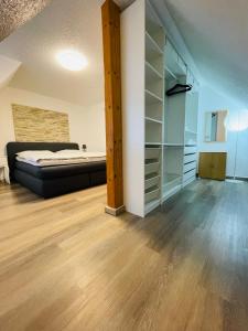 EasyStay#3 Comfort Suite Ferienwohnung in Kliniknähe mit Boxspringbett & Netflix
