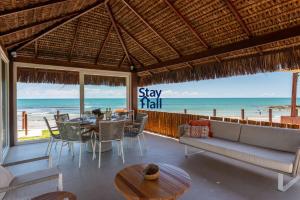 Casa-4QTS-Beira Mar-Piscina e Cozinheira-SH038