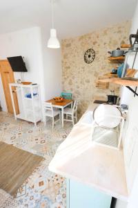 Ravi Boutique Home - 1 minute walk from beach