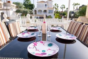 Spacious 2 Bed Detached Villa with communal pool