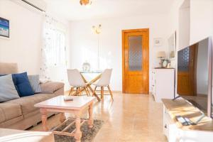 Spacious 2 Bed Detached Villa with communal pool