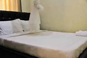 M&M Residence Bukoto. Unlimited Wifi, Netflix - Bukoto