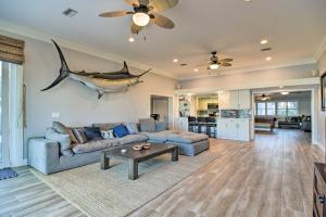 Walkable Waterfront Paradise: Home in Clearwater!