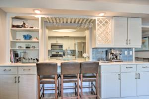 Walkable Waterfront Paradise: Home in Clearwater!