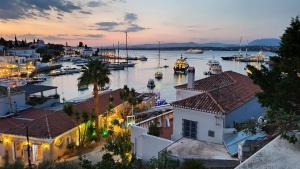 Villa V Spetses - Old Harbour View & Pool