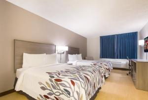 Deluxe Room with Two Double Beds Non-Smoking room in Red Roof Inn Lawrenceburg
