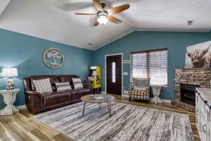 The Mason Jar, Hot Tub, WIFI, 560 FREE tickets each paid day