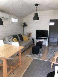 Hailuoto Marjaniemi - Rantasumppu Cottage 2 with Sauna & Air conditioning