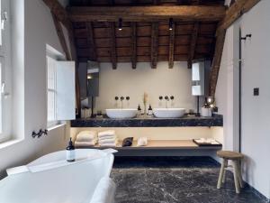 Two-Bedroom Suite room in Botanic Sanctuary Antwerp