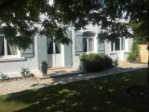 B&B / Chambres d'hotes L'Estanquet Bed and Breakfast pdj offert : photos des chambres