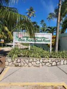 Linda Casa de Praia com piscina, área verde - MOBILIADA à 150 m do mar em Tamandaré-PE