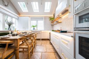 Lower Arthurs Cottage in Saddleworth, Manchester