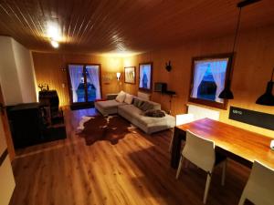 BB19 Eifel-Ferienhaus am Moseltal mit Saunahaus