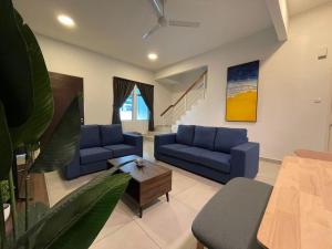 Golden Hill Home by Dreamscape