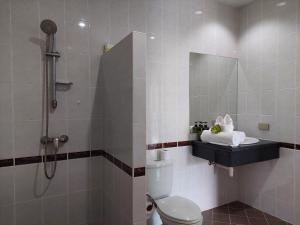 Chalong - 8 Bedroom Private Pool Villa - Nap Crown