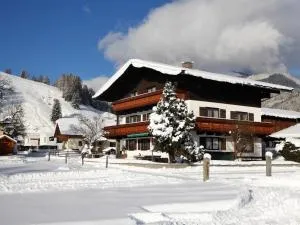 Apartment on the ski slope in Maishofen - Atzing