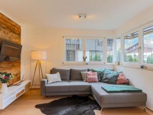 Chalet with 2 apartments in Kirchberg