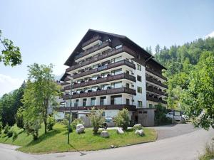 Cosy Holiday Home in bad Goisern with Balcony