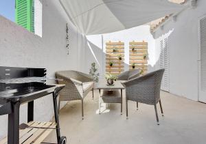 Alvaro Oliver House by Slow Villas