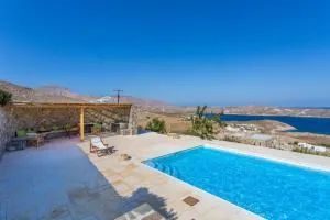 Spacious 6 bdrm Stone Villa with Pool - Rámos