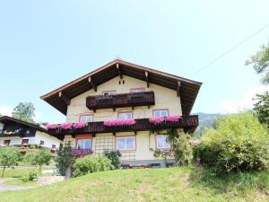 Chalet in Hopfgarten near Ski Lift