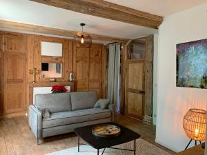 B&B / Chambres d'hotes L'Ecole des Demoiselles : Suite Familiale