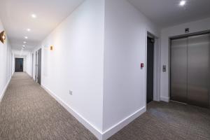 2 Bedroom Luxury Apartments with Parking in Stanmore, North West By 360 Stays London