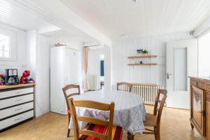 Maisons de vacances Maison pour 10 personnes, pour un sejour en famille ou entre amis, a Barbatre : photos des chambres