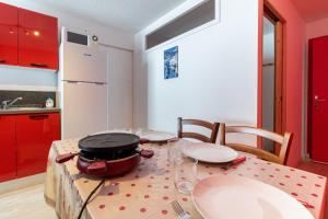 Appartements Charmant appartement pour 6 personnes a 280m des pistes : photos des chambres