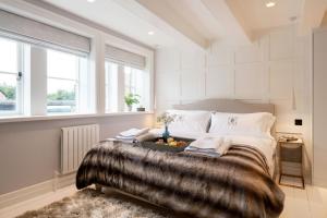 Lower Arthurs Cottage in Saddleworth, Manchester