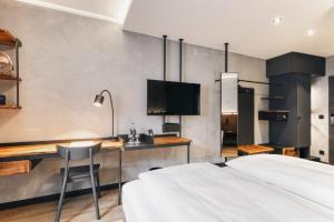 Double Room room in Unsöld's Factory Hotel