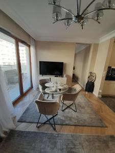 Beige MOOD City Apartment