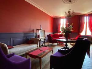 B&B / Chambres d'hotes Demeure Saint Louis Historic manor, City 700m, parking,A C,Clim,WIFI, heated pool, city view : photos des chambres