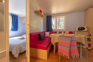 Campings Camping maeva Escapades La Pinede en Provence : photos des chambres