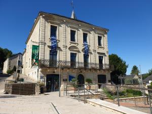 Maisons de vacances LE SORBIER 2 BED/2 BATH GITE WITH SWIMMING POOL : photos des chambres