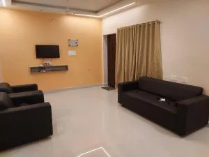 Srirangam Service Apartment - Karūr