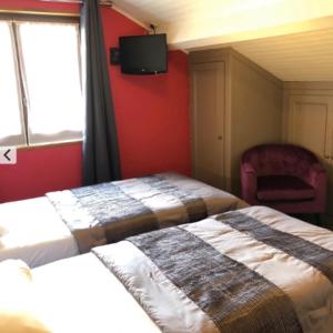 Hotels Logis Hotel Restaurant Le 1050 : Chambre Lits Jumeaux