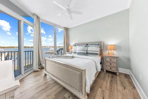 Beautiful Lagoon Front 3 Bedroom Condo