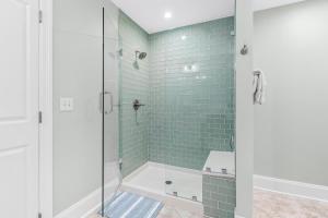Beautiful Lagoon Front 3 Bedroom Condo