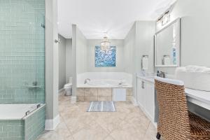 Beautiful Lagoon Front 3 Bedroom Condo