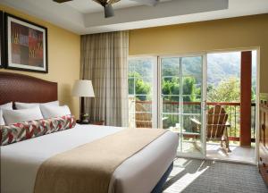 One-Bedroom Mountain Suite room in Welk Resorts San Diego