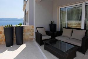 Apartment Bol A6 with Pool from 45 EUR per Person