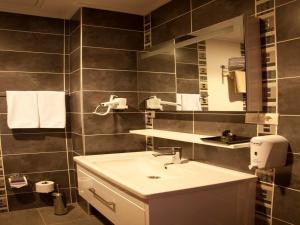Classic Triple Room room in Gosterisli Otel