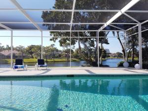 Exclusive Villa - Lakeside, 4 Minutes to Private Beach