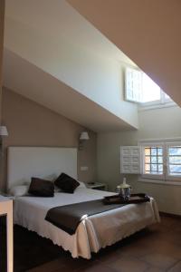 Double or Twin Room with View room in Hotel Leonor de Aquitania
